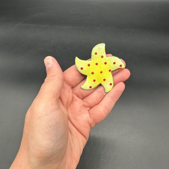 Vintage Starfish Enamel On Copper Brooch Pin Yellow Red Dots Nautical Beach - Picture 6 of 7